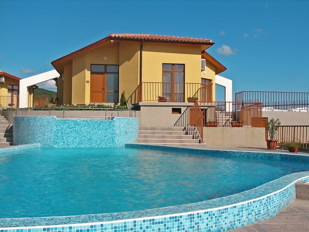 Montemar Villa *